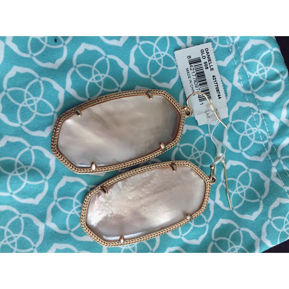 Kendra Scott Danielle Gold earrings